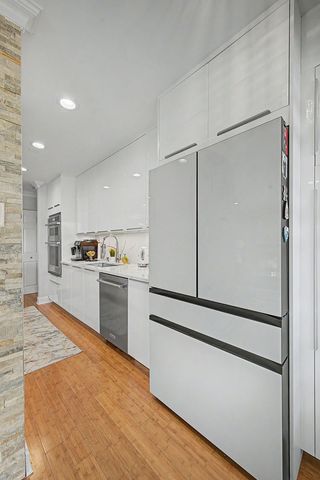 701 FORUM Square 210, Glenview, IL 60025