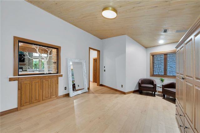 10 Spring Valley Road, Bentonville, AR 72712