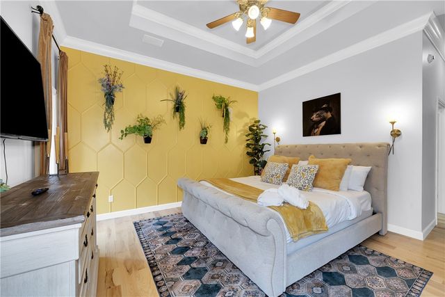 10 Spring Valley Road, Bentonville, AR 72712