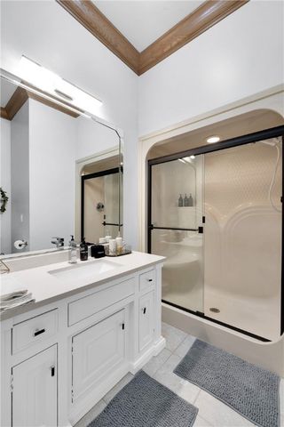 10 Spring Valley Road, Bentonville, AR 72712