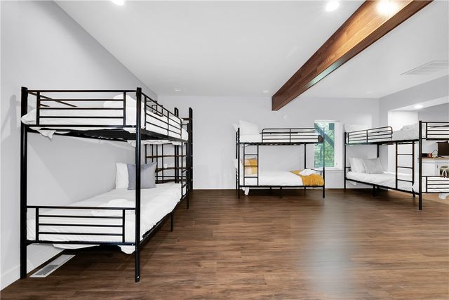 10 Spring Valley Road, Bentonville, AR 72712