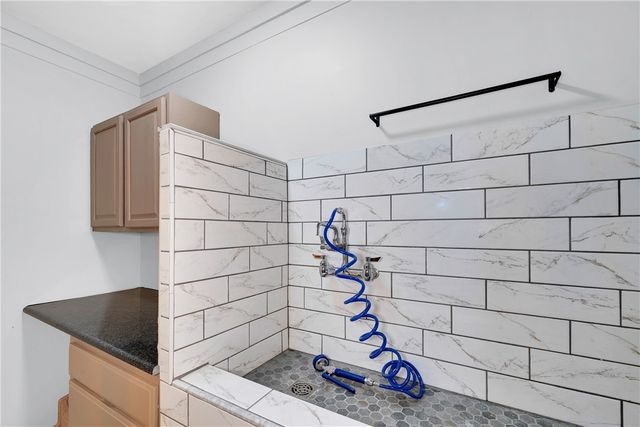 10 Spring Valley Road, Bentonville, AR 72712