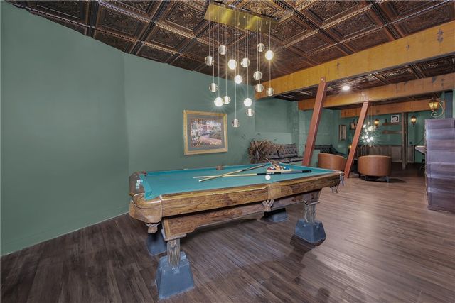 10 Spring Valley Road, Bentonville, AR 72712