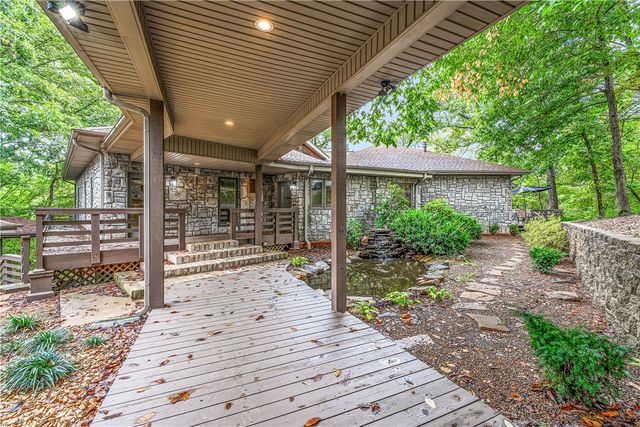 10 Spring Valley Road, Bentonville, AR 72712