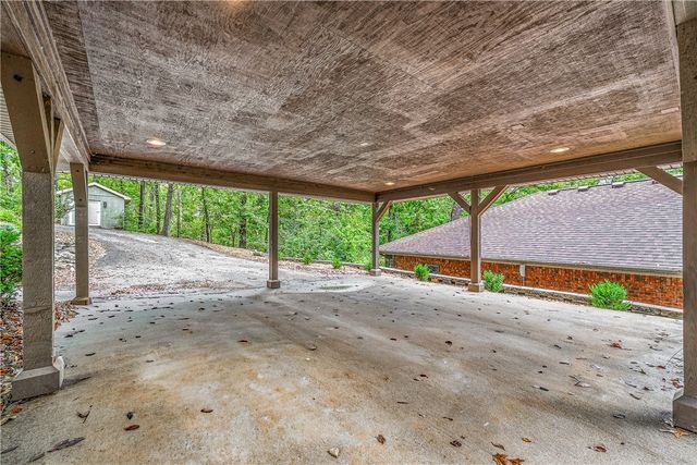 10 Spring Valley Road, Bentonville, AR 72712