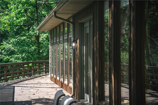 10 Spring Valley Road, Bentonville, AR 72712