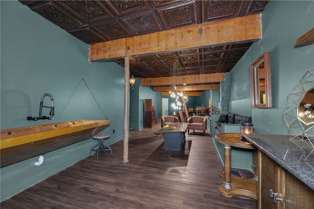 10 Spring Valley Road, Bentonville, AR 72712