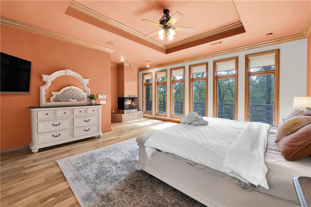 10 Spring Valley Road, Bentonville, AR 72712