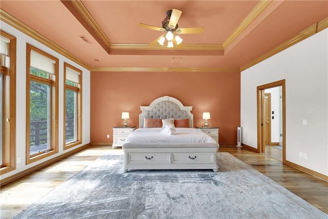 10 Spring Valley Road, Bentonville, AR 72712