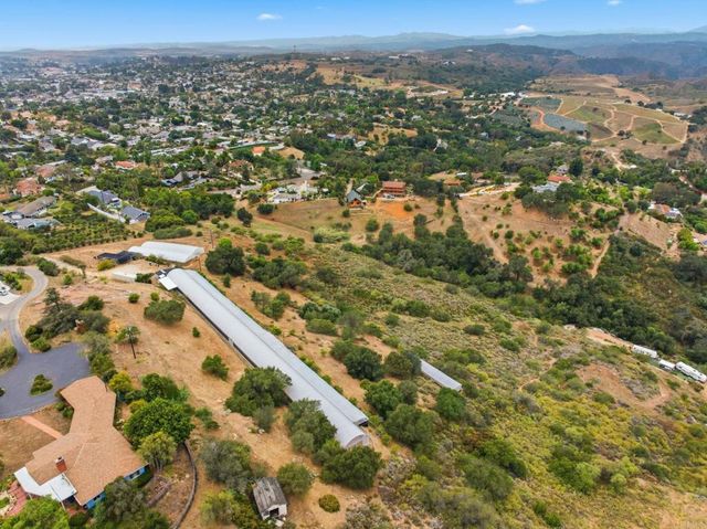 803 Quail Hill Road, Fallbrook, CA 92028