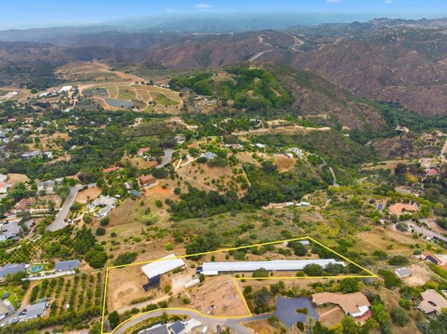 803 Quail Hill Road, Fallbrook, CA 92028