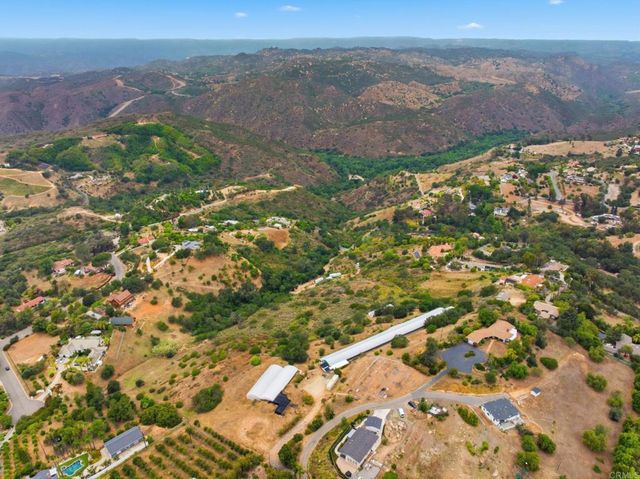 803 Quail Hill Road, Fallbrook, CA 92028