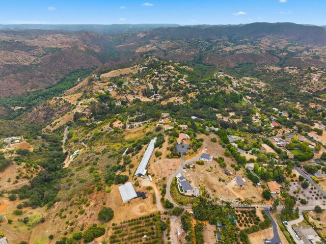 803 Quail Hill Road, Fallbrook, CA 92028