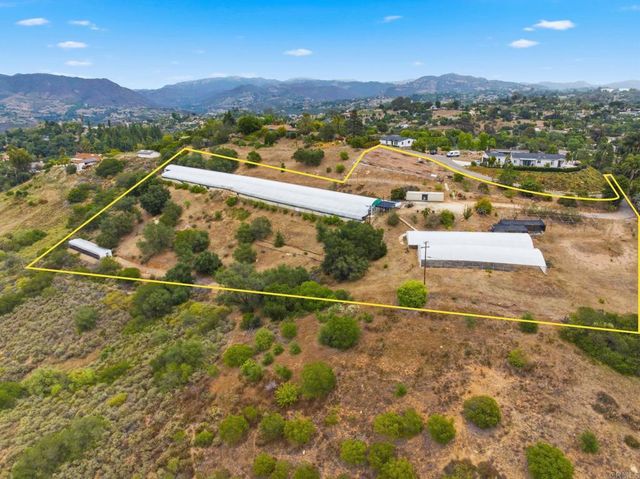 803 Quail Hill Road, Fallbrook, CA 92028