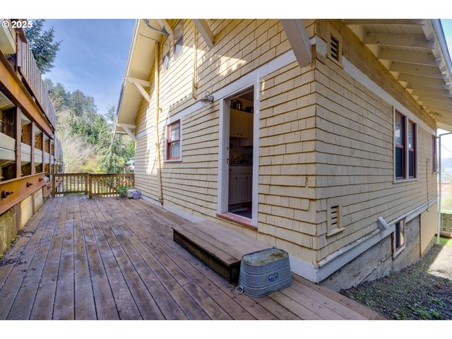 2977 GRAND Ave, Astoria, OR 97103