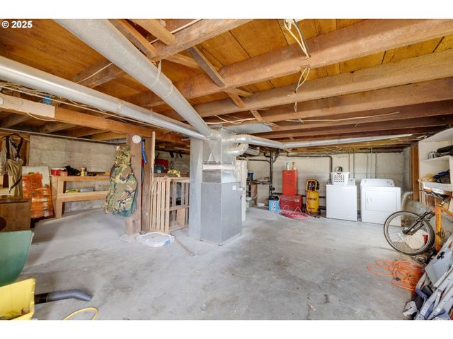 2977 GRAND Ave, Astoria, OR 97103