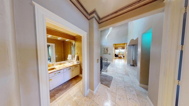 2635 W Lake Van Ness Circle, Fresno, CA 93711
