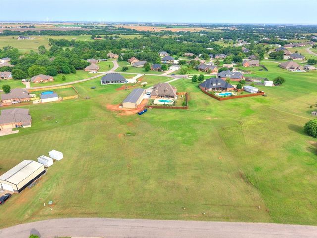 886 County Street 2922 Street, Tuttle, OK 73089