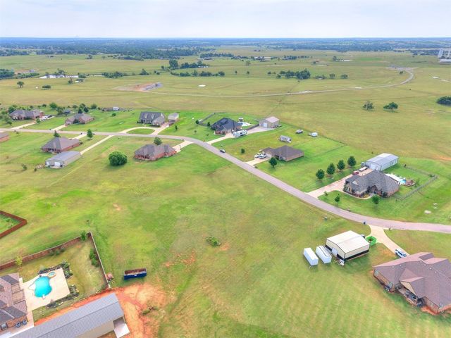 886 County Street 2922 Street, Tuttle, OK 73089