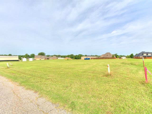 886 County Street 2922 Street, Tuttle, OK 73089