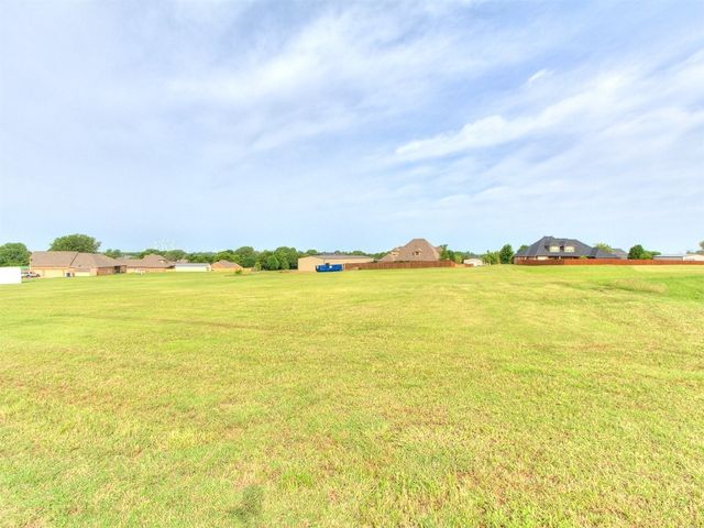 886 County Street 2922 Street, Tuttle, OK 73089
