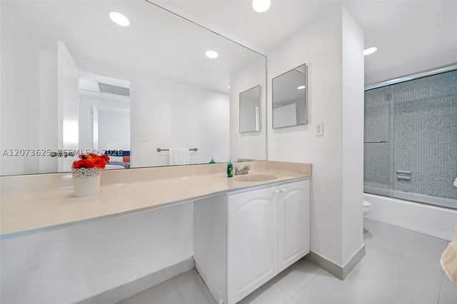 4001 S Ocean Dr 15P, Hollywood, FL 33019