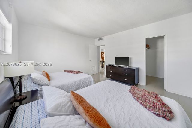 4001 S Ocean Dr 15P, Hollywood, FL 33019