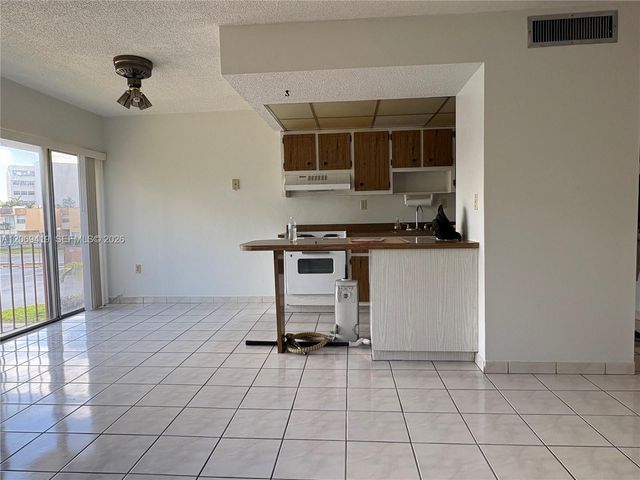 9331 SW 4th Street 202B, Miami, FL 33174