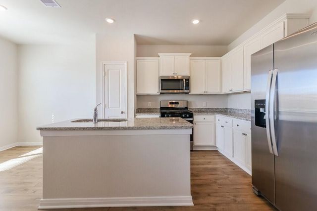 405 Sunny Highlands Drive, Katy, TX 77493