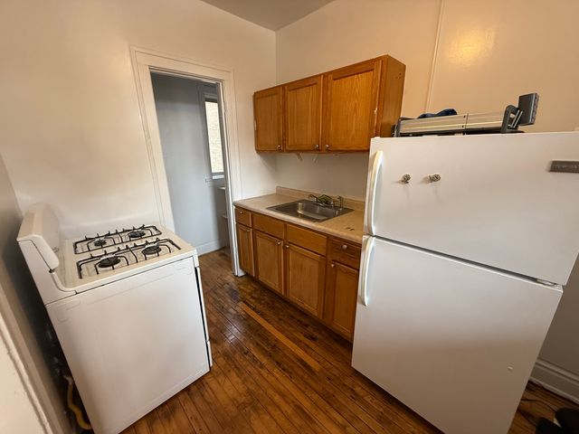 7437 Randolph Street B, Forest Park, IL 60130