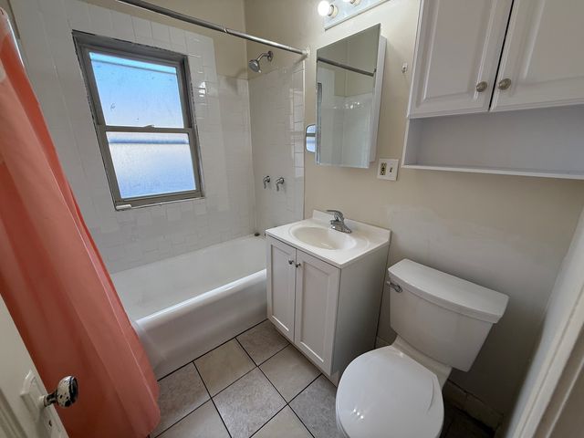 7437 Randolph Street B, Forest Park, IL 60130