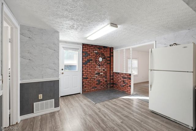 2456 Delaware Avenue, Akron, OH 44312