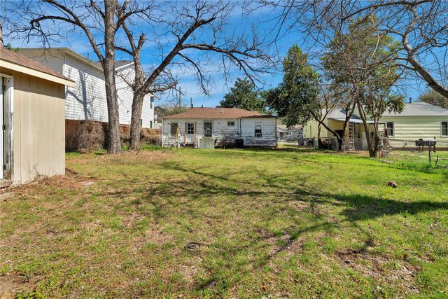 204 Sunset Lane, Fort Worth, TX 76114