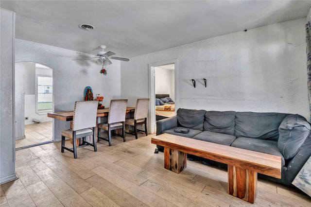 204 Sunset Lane, Fort Worth, TX 76114