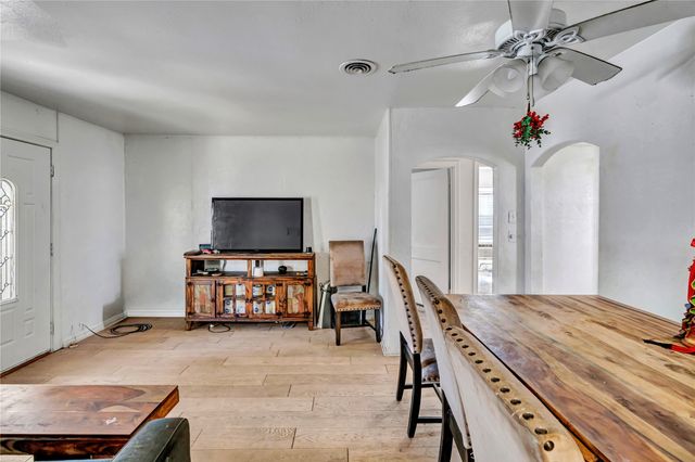 204 Sunset Lane, Fort Worth, TX 76114