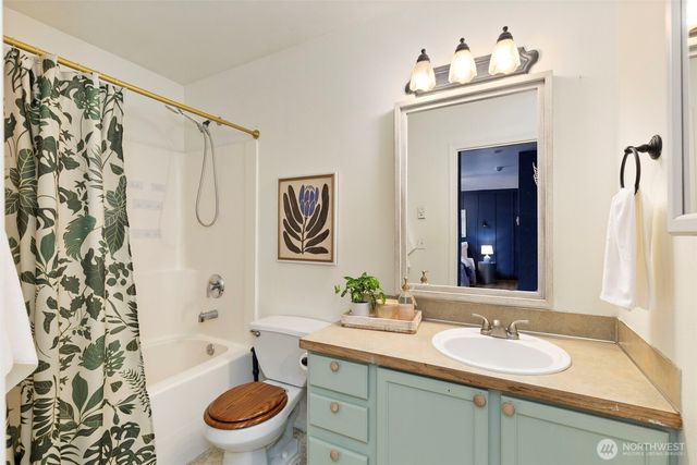 421 NE Cutlass Way, Belfair, WA 98528