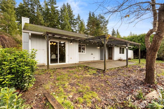 421 NE Cutlass Way, Belfair, WA 98528