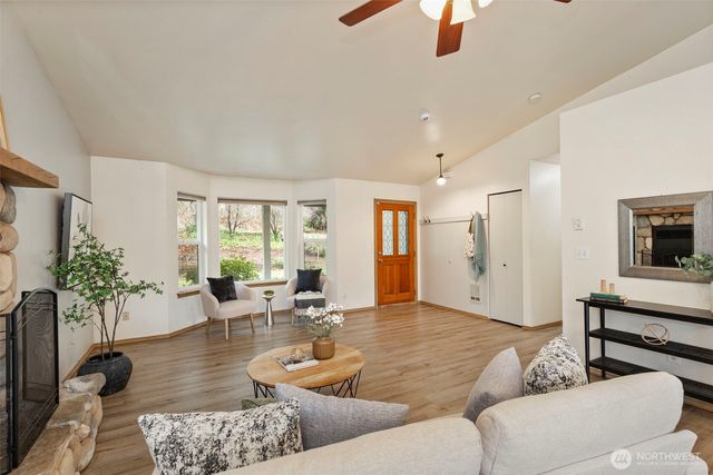 421 NE Cutlass Way, Belfair, WA 98528