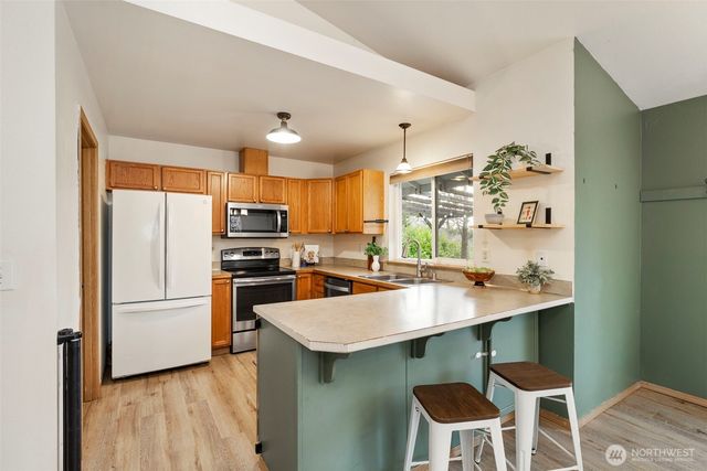 421 NE Cutlass Way, Belfair, WA 98528