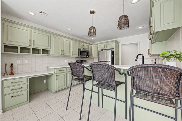 215 Shane Drive, Centerton, AR 72719