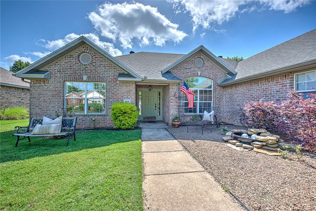 215 Shane Drive, Centerton, AR 72719