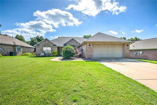 215 Shane Drive, Centerton, AR 72719