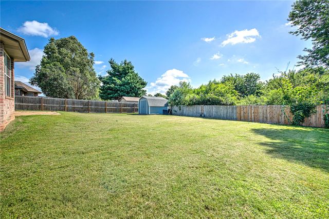 215 Shane Drive, Centerton, AR 72719
