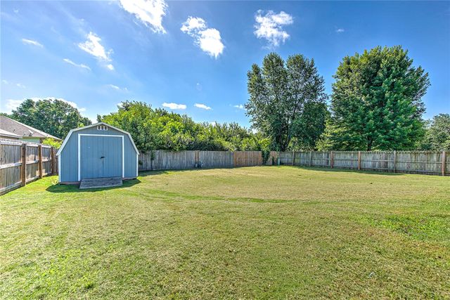 215 Shane Drive, Centerton, AR 72719