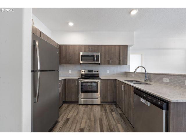17137 Sw APPLEDALE Rd, Beaverton, OR 97007
