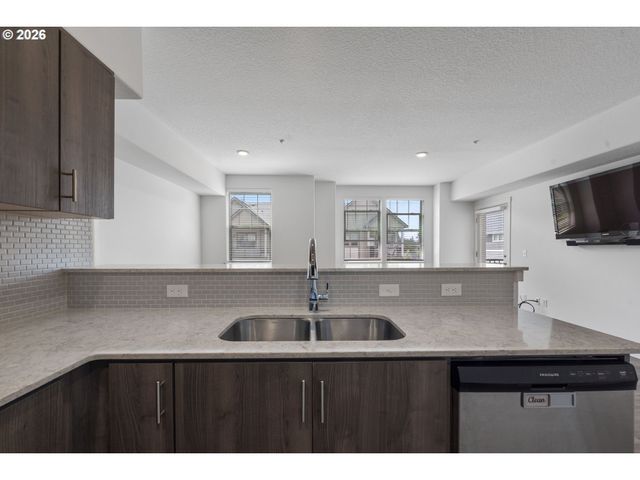 17137 Sw APPLEDALE Rd, Beaverton, OR 97007