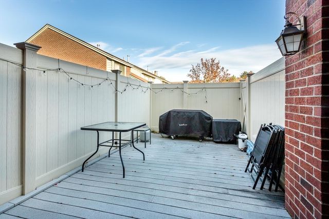 43 Elderwood Dr 43, Stoughton, MA 02072