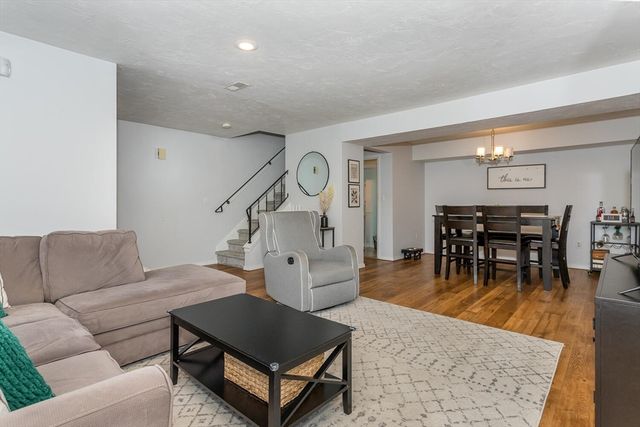 43 Elderwood Dr 43, Stoughton, MA 02072