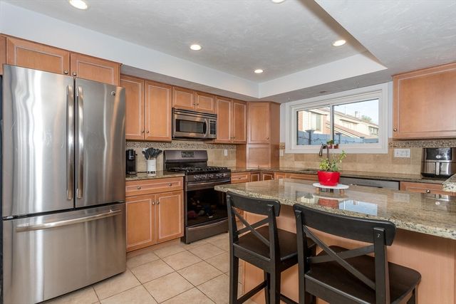 43 Elderwood Dr 43, Stoughton, MA 02072