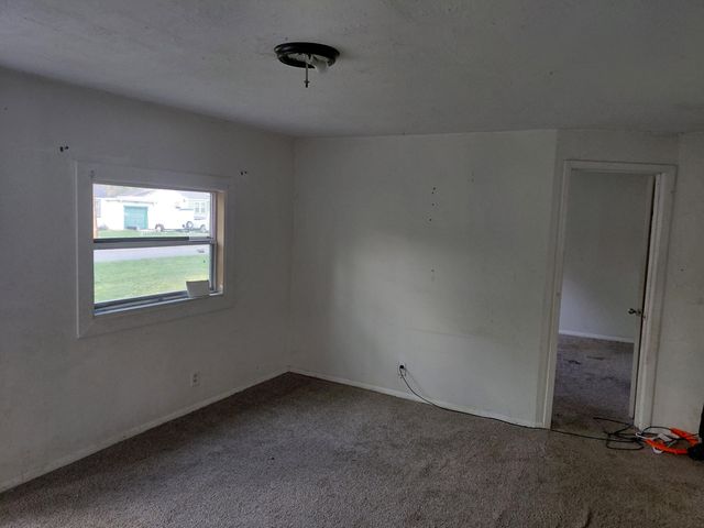 1400 W Catalpa Street, Springfield, MO 65807